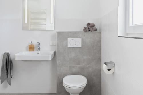 Exclusive Four-Bedroom Apartment image 10