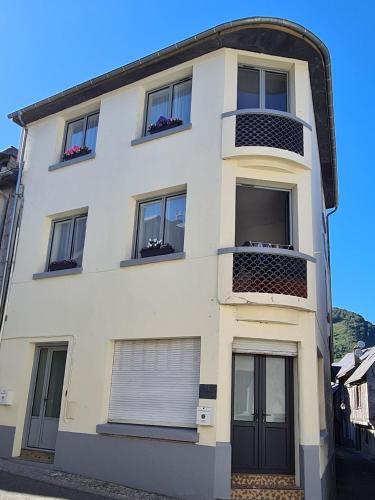 Фасада на хотела, MSK65 Pyrenees Accommodation Sarrancolin in Sarrancolin