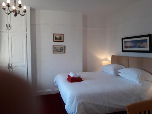 Montrose Guest House - main image