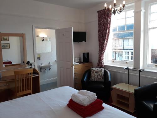 Montrose Guest House - image 4