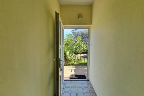 One bedroom apartment Hofer for 2 person close to Porec center