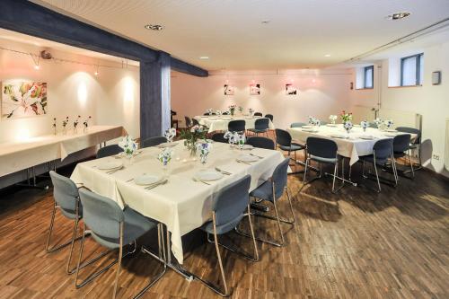 قاعة للمآدب, Gästehaus abz Stuttgart (Gastehaus abz Stuttgart) in Untertürkheim