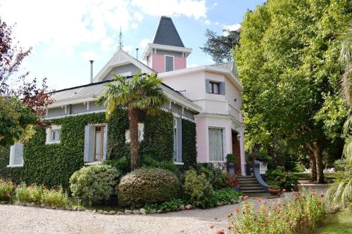 . Hotel Alihuen