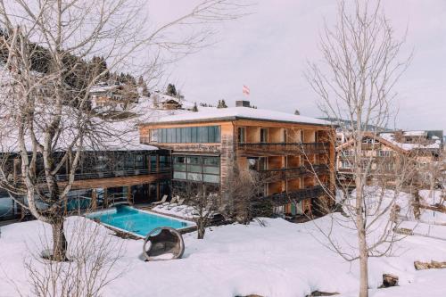 A szálláshely kívülről, Das Naturhotel Chesa Valisa in Hirschegg (Vorarlberg)