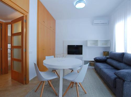 La Platgeta · La Platgeta · Ideal family apartment, with private terrace