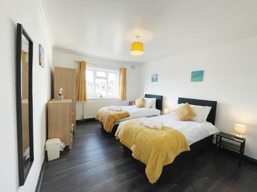 3 Bed Duplex Flat, Free Wifi & Netflix, Ideal For Contractors
