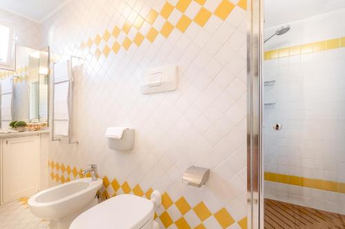 One-Bedroom Apartment image 8