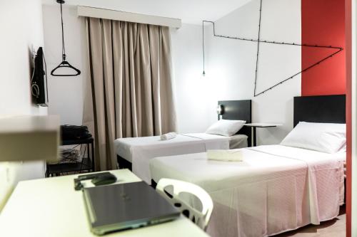 2 twin beds