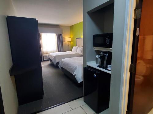 Holiday Inn Express Pearland, an IHG Hotel