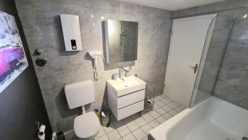 Parklife Apartments - image 7