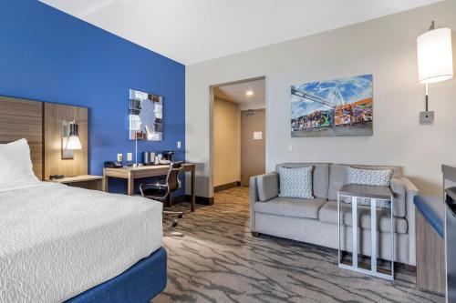 Best Western Plus Castlerock Inn & Suites - image 10