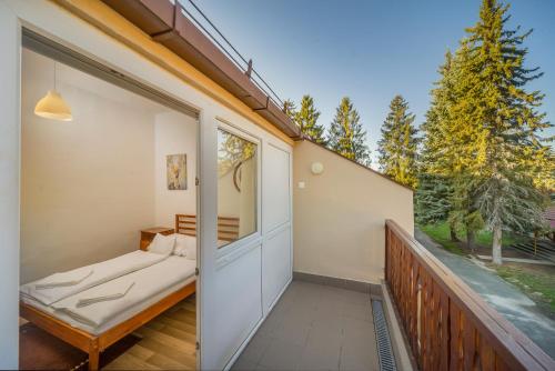 Balkons/terase, Lipicai Hotel es Etterem in Zilvasvarada