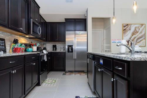 Brand New! Five Bedrooms House with Private Pool at Windsor Island Resort (2299)