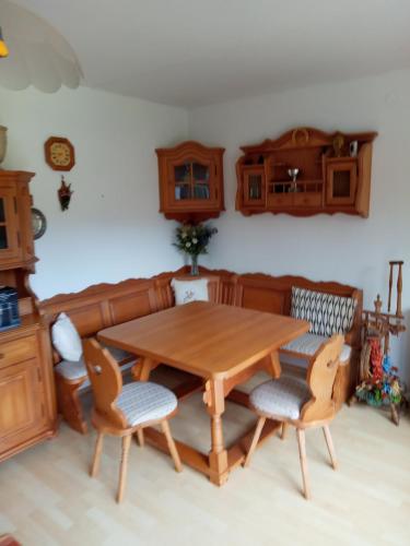 Haus beim Wasser im grünen in sehr ruhiger Lage!! (Haus beim Wasser im grunen in sehr ruhiger Lage!!) in Sankt Nikola An Der Donau