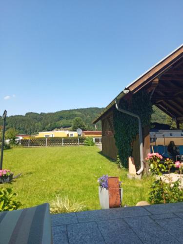 Haus beim Wasser im grünen in sehr ruhiger Lage!! (Haus beim Wasser im grunen in sehr ruhiger Lage!!) in Sankt Nikola An Der Donau