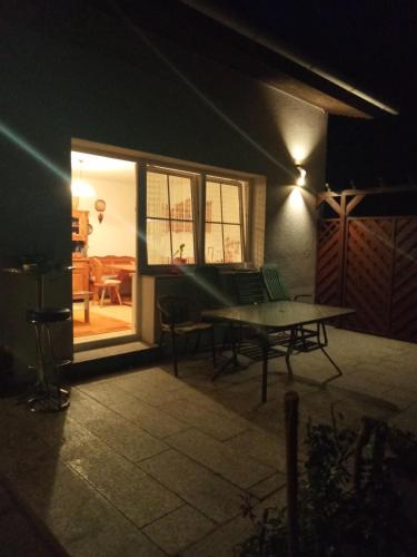 Haus beim Wasser im grünen in sehr ruhiger Lage!! (Haus beim Wasser im grunen in sehr ruhiger Lage!!) in Sankt Nikola An Der Donau