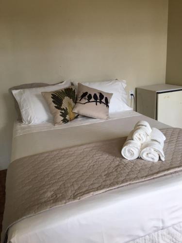 1 double bed, 1 twin bed