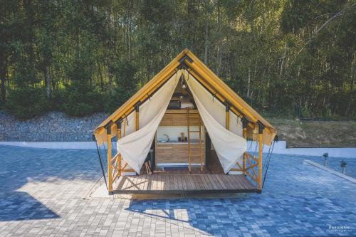 . Glamping Pod Gwiazdami Pietrusza Wola