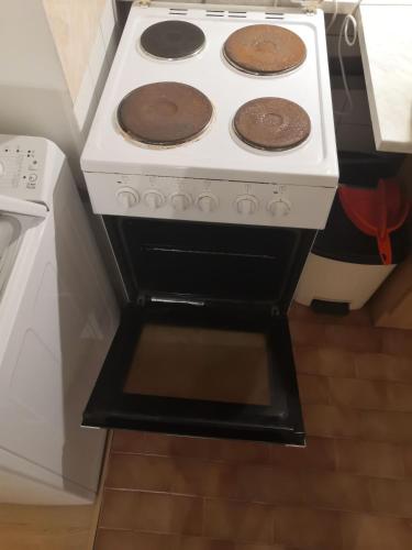 Economy flat 18 minutes from Vaclavske namesti, Praha (fotografie 9)