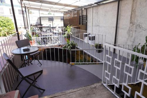 Balcony/terrace, Hostal Guatefriends near La Aurora International Airport