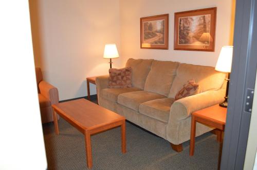 AmericInn by Wyndham Havre - image 7