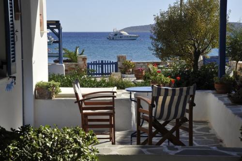 George's beach studios Aliki Paros 3