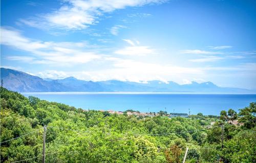  Stunning apartment in Policastro Bussentino with 2 Bedrooms and WiFi, Ferienwohnung in Policastro Bussentino