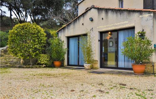 Amazing home in Comps with WiFi, Outdoor swimming pool and 1 Bedrooms gîte à louer Vallabrègues