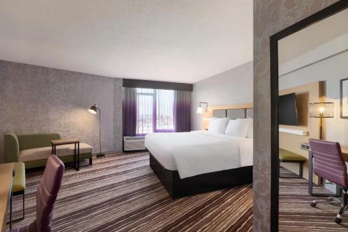 Holiday Inn Philadelphia Arpt-Stadium Area, an IHG Hotel