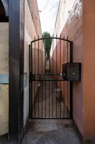 Luxurious Alphabet District Home - 99 Walk Score