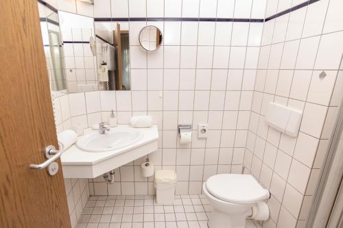 Hotel am Schlosspark Essen - image 2