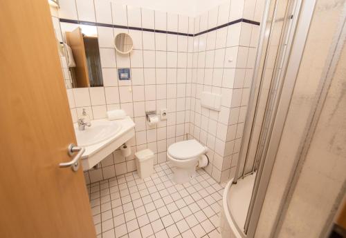 Hotel am Schlosspark Essen - image 13