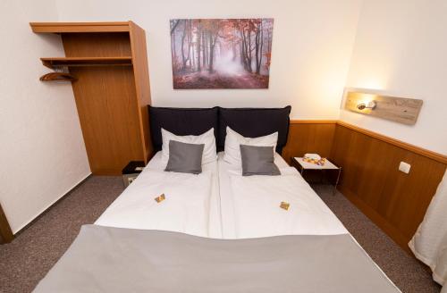 Hotel am Schlosspark Essen - image 9