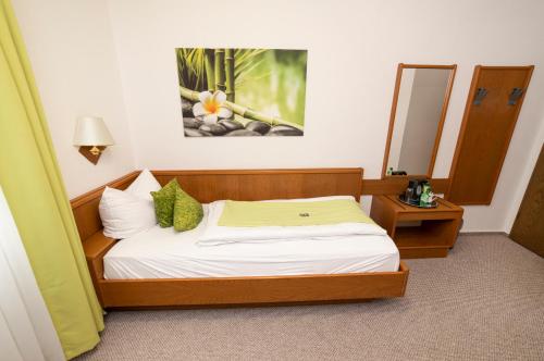 Hotel am Schlosspark Essen - image 4