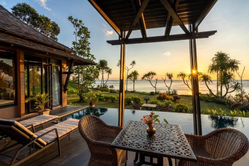 Balcony/terrace, Nirvana Beach Resort in Klong Nin Beach