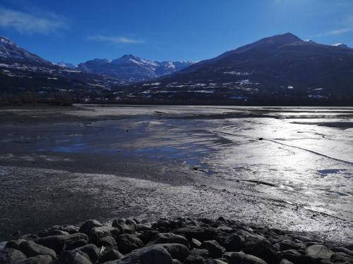 Appart T4 72m2 à Baratier entre les Orres et Embrun à coté du lac de Serre Ponçon.