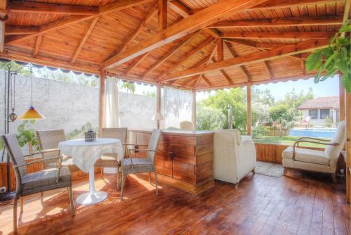 共用Lounge/電視區, 艾弗西斯小屋酒店 (Ephesus Lodge Hotel) in 基拉茲勒