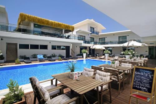 D Hotel Spa & Resort - image 9