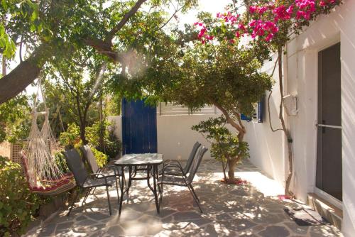 Margaret House in Ios