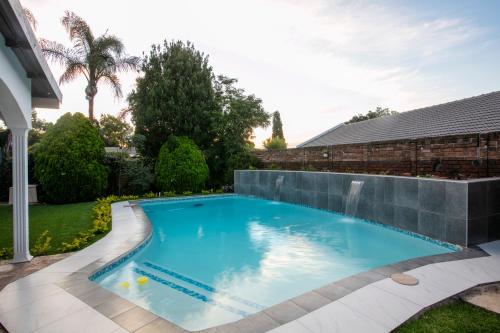 Išorė, Garsfonteinas, Namas, m²: 200 miegamieji: 1 vonios kambariai: 2
 (Menlyn Apartments) in Pretorija