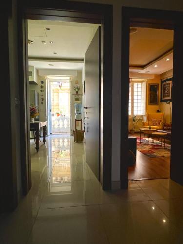 Valletta Collection - Merchant Str Apartment with large yard, Valletta