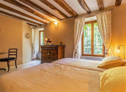 6 bedrooms, 9 beds