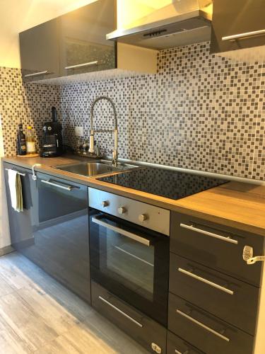 kuhinja, casa sol y sombra in Agno