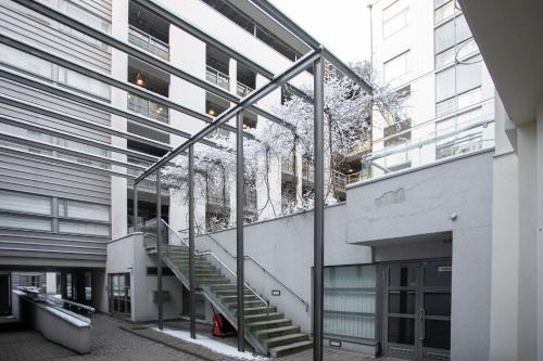 2ndhomes Cozy 1BR apartment with Balcony by the Central Station