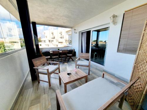 One-Bedroom Apartment image 1