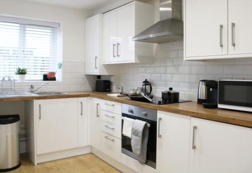 주방, Abingdon - Private Flat with Garden & Parking 02 in 바싱스톡 시티 센터