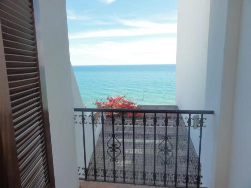 Townhouse with private Jacuzzi and sea view, Carabeo / Parador area gîte à louer Nerja