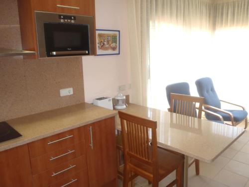 One-Bedroom Apartment image 10
