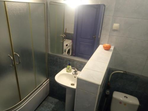 Badkamer, Уютная, просторная квартира, рядом с пр. Воронцова in Dnipro