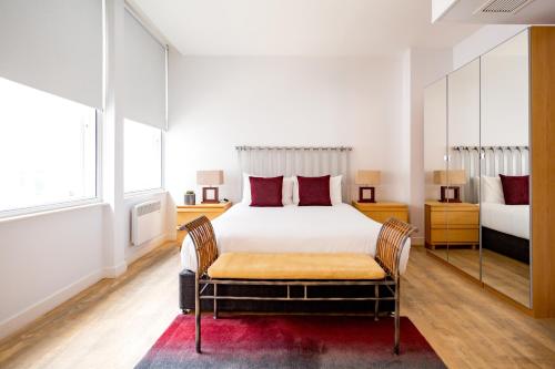 196 Bishopsgate Apartments by DMONTRIO Room Type - 2 Bedroom Apartment